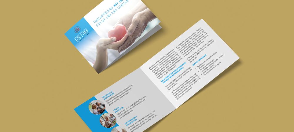 Flyer offen und gefaltet
